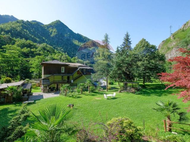 Villa Indipendente in vendita a Ponte Nossa, Lombardia