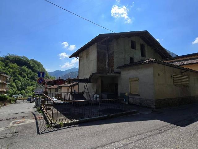 Villa Indipendente in vendita a Ponte Nossa, Lombardia