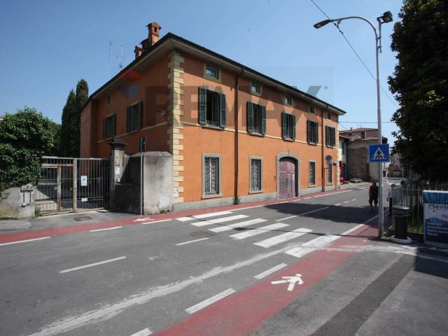 Villa Indipendente in vendita a Ponte San Pietro, Lombardia