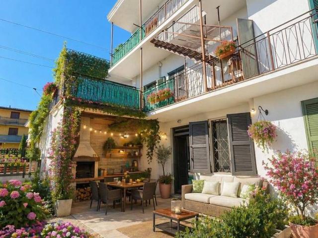 Villa Indipendente in vendita a Locate Bergamasco, Ponte San Pietro