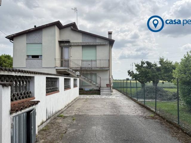 Villa Indipendente in vendita a Pontecchio Polesine, Veneto