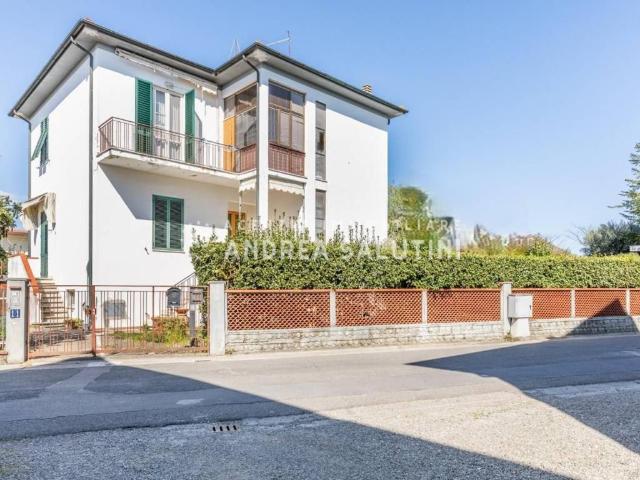 Villa Indipendente in vendita a Via del Pino, Pontedera
