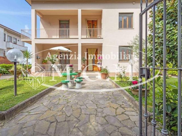 Villa Indipendente in vendita a Pontedera, Toscana