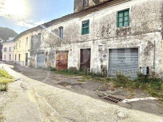 Villa Indipendente in vendita a Pontedera, Toscana