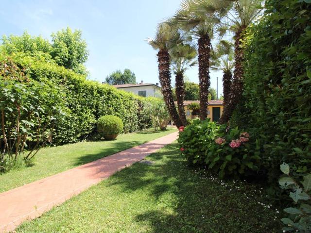 Villa Indipendente in vendita a Pontedera, Toscana