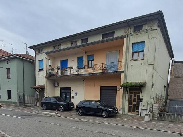 Villa Indipendente in vendita a Pontirolo Nuovo, Lombardia