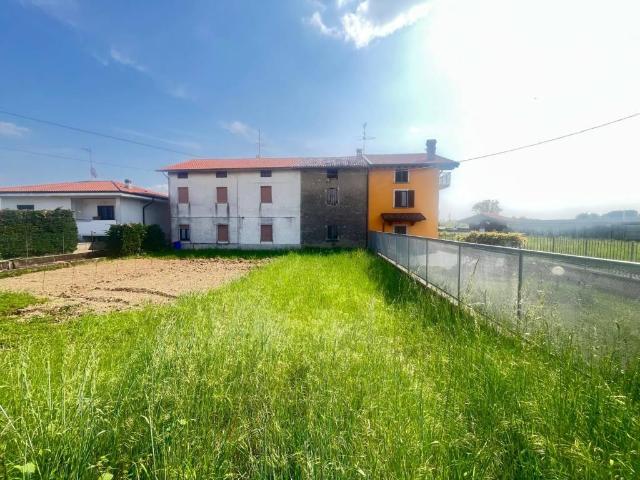 Villa Indipendente in vendita a Pontirolo Nuovo, Lombardia