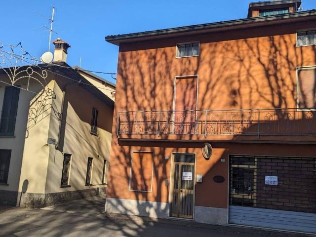 Villa Indipendente in vendita a Pontirolo Nuovo, Lombardia