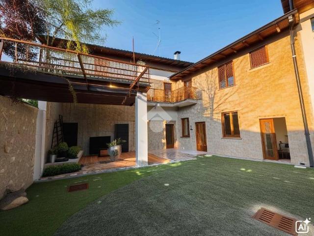 Villa Indipendente in vendita a Pontirolo Nuovo, Lombardia