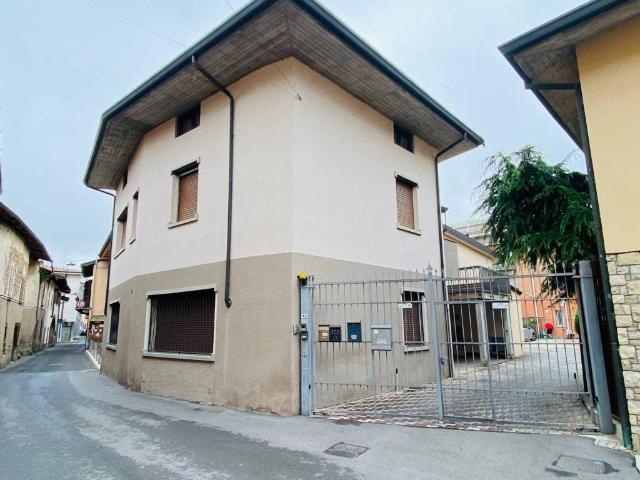Villa Indipendente in vendita a Pontoglio, Lombardia