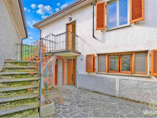 Villa Indipendente in vendita a Torrano, Pontremoli