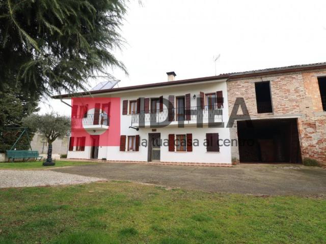 Villa Indipendente in vendita a Ponzano Veneto, Barrucchella