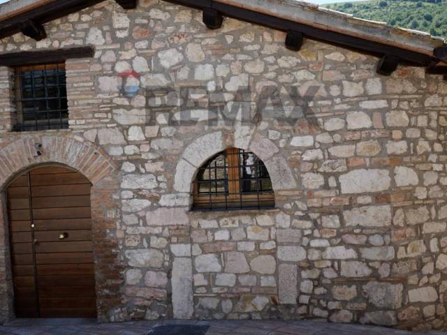 Villa Indipendente in vendita a Trevi, Umbria