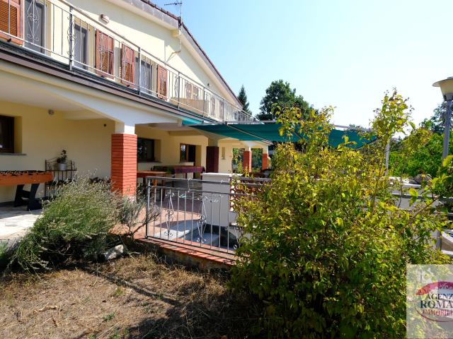 Villa Indipendente in vendita a Ponzone, Alessandria