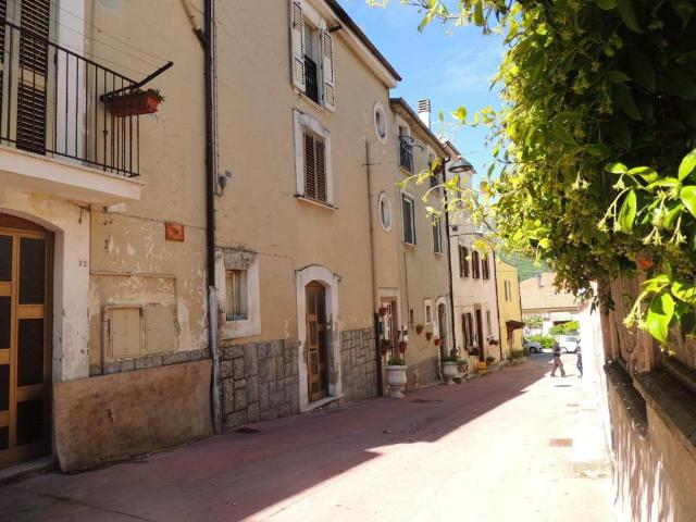 Villa Indipendente in vendita a Popoli, Abruzzo