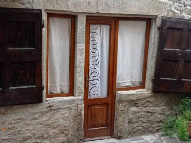 Villa Indipendente in vendita a Sambrona, Poppi