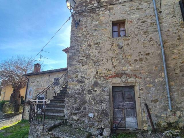 Villa Indipendente in vendita a Lierna, Poppi