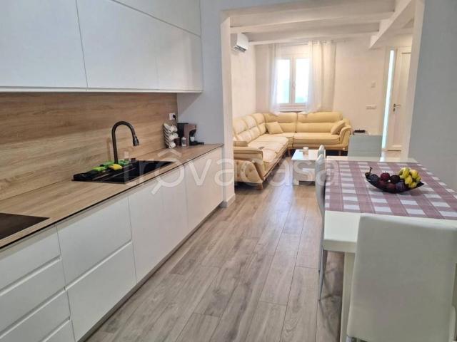 Villa Indipendente in vendita a Porcari, Toscana