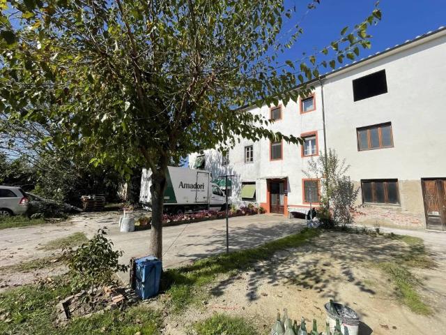 Villa Indipendente in vendita a Porcari, Lucca