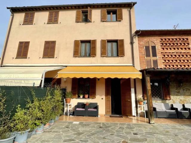 Villa Indipendente in vendita a Porcari, Toscana