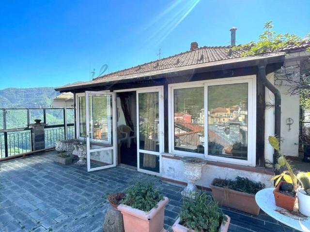 Villa Indipendente in vendita a Pornassio, Liguria