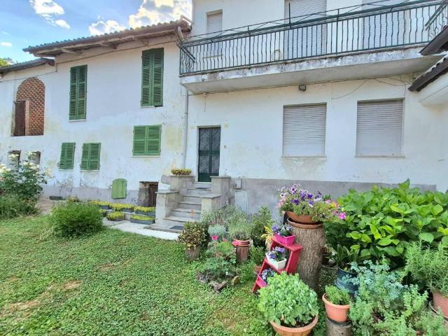 Villa Indipendente in vendita a Piemonte, Asti