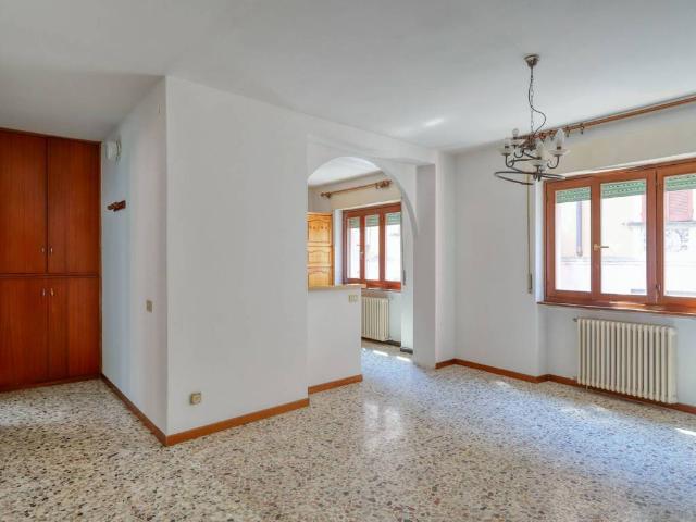Villa Indipendente in vendita a Comunità Montana del Piambello, Porto Ceresio