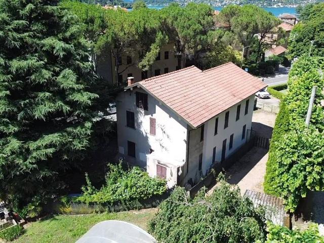 Villa Indipendente in vendita a Comunità Montana del Piambello, Porto Ceresio