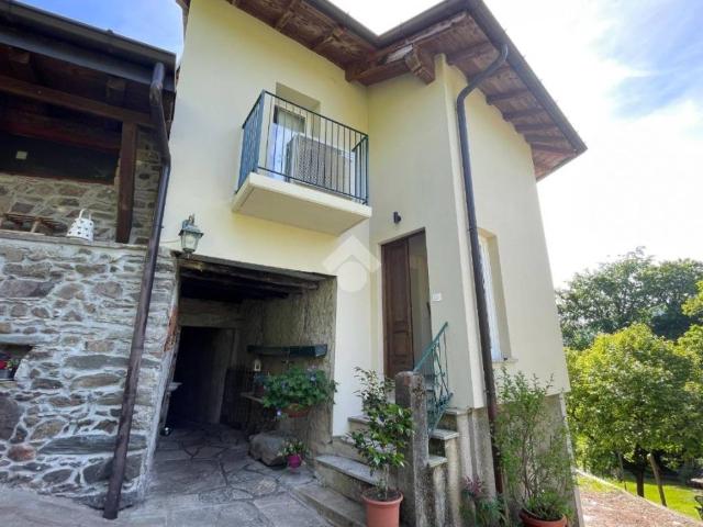 Villa Indipendente in vendita a Comunità Montana del Piambello, Porto Ceresio