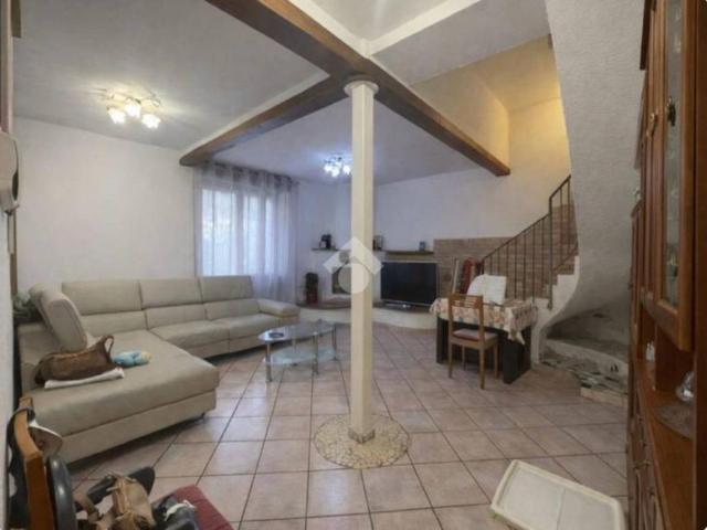 Villa Indipendente in vendita a Comunità Montana del Piambello, Porto Ceresio