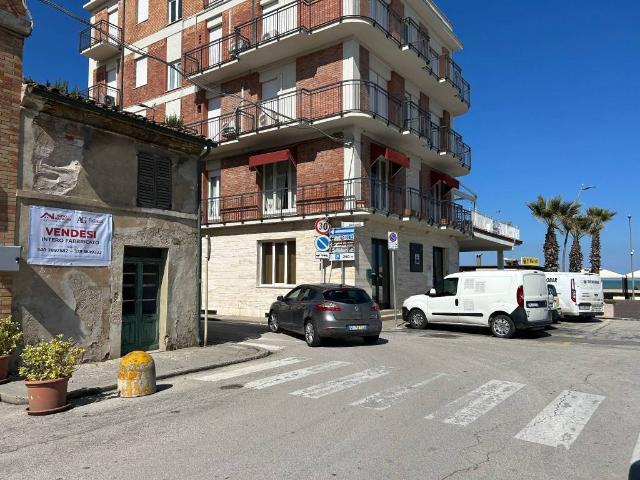 Villa Indipendente in vendita a Porto Recanati, Macerata