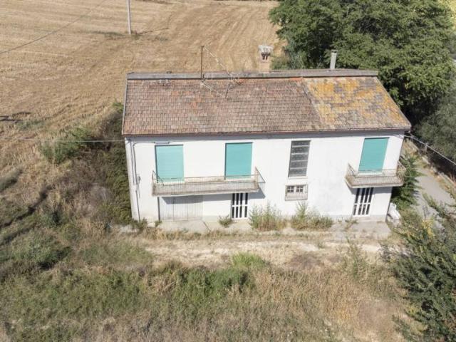 Villa Indipendente in vendita a Zona Montarice, Marche