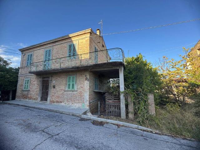 Villa Indipendente in vendita a Marche, Fermo