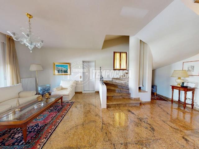 Villa Indipendente in vendita a Faleriense, Marche