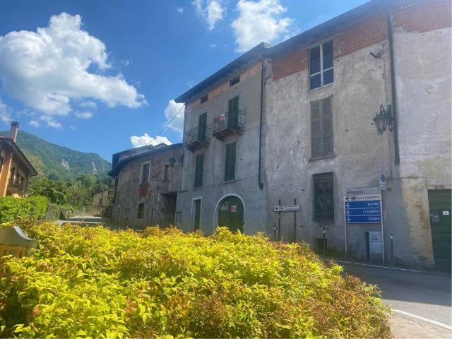 Villa Indipendente in vendita a Comunità Montana Valli del Verbano, Porto Valtravaglia