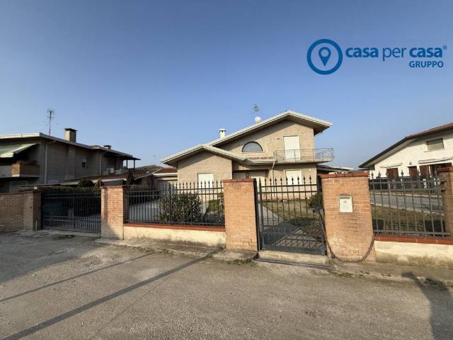 Villa Indipendente in vendita a Porto Viro, Veneto