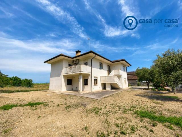 Villa Indipendente in vendita a Porto Viro, Veneto