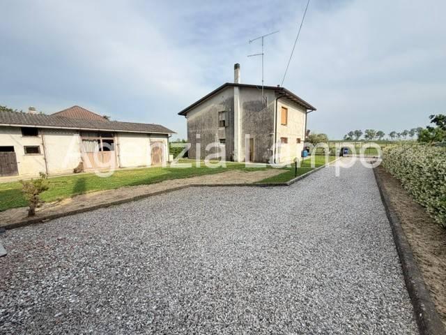 Villa Indipendente in vendita a Portogruaro, Veneto