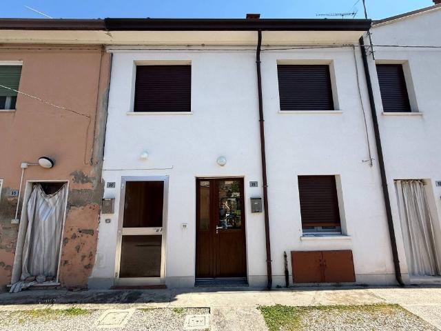 Villa Indipendente in vendita a Portomaggiore, Reggio Emilia