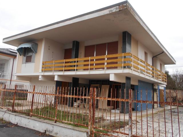 Villa Indipendente in vendita a Portomaggiore, Reggio Emilia