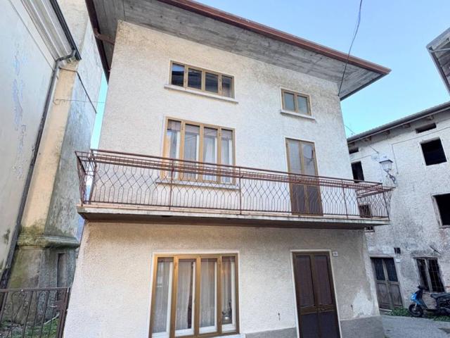 Villa Indipendente in vendita a Posina, Veneto