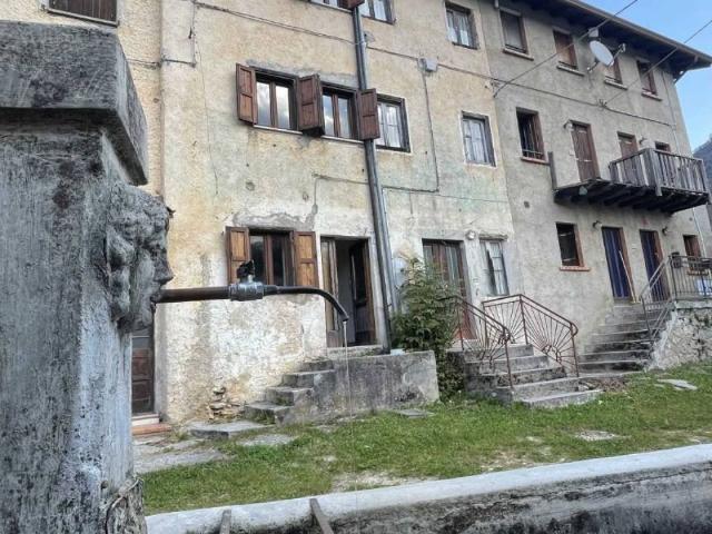 Villa Indipendente in vendita a Posina, Veneto
