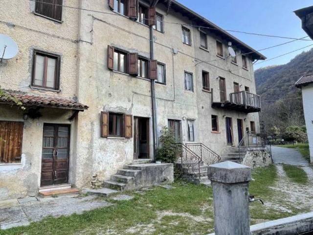 Villa Indipendente in vendita a Posina, Veneto