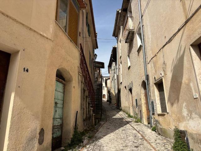 Villa Indipendente in vendita a Posta Fibreno, Lazio