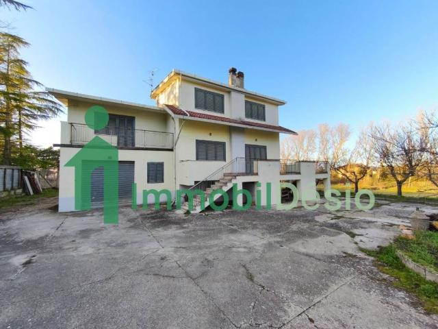 Villa Indipendente in vendita a Potenza, Basilicata