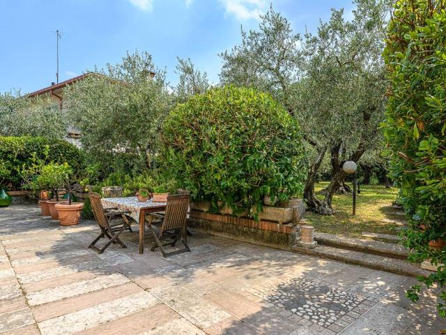 Villa Indipendente in vendita a Pove Del Grappa, Veneto