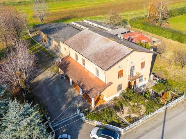 Villa Indipendente in vendita a Bassa Reggiana, Re