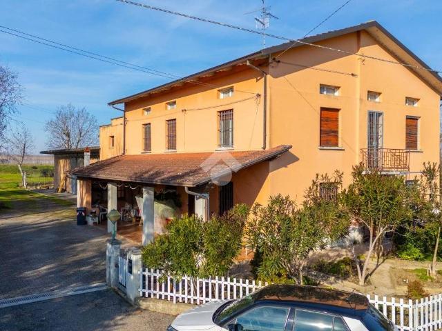 Villa Indipendente in vendita a Bassa Reggiana, Re