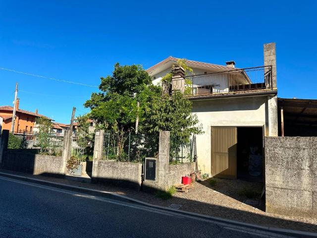 Villa Indipendente in vendita a Grions del Torre, Povoletto / Paulêt