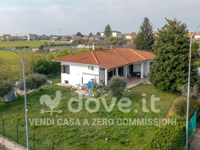 Villa Indipendente in vendita a Bettola di Pozzo d'Adda, Pozzo D'adda